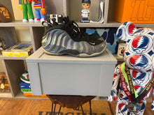 Load image into Gallery viewer, Nike Foamposite “Hologram”
