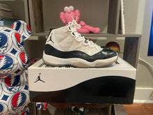 Load image into Gallery viewer, 2011 Jordan 11 “Concord”
