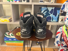 Load image into Gallery viewer, Jordan Retro 5 “Black Metallic”
