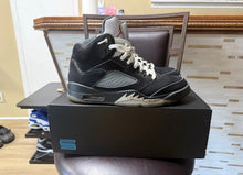 Load image into Gallery viewer, Jordan 5 “Black Metallic”
