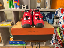Load image into Gallery viewer, DS Nike Diamond Turf 2 Red/Gold
