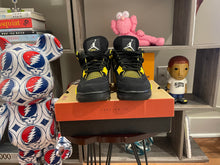 Load image into Gallery viewer, Jordan 4 “Thunder”
