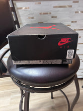 Load image into Gallery viewer, Jordan 5 “Black Metallic”
