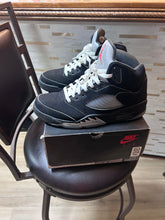 Load image into Gallery viewer, Jordan 5 “Black Metallic”
