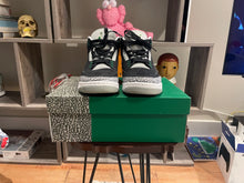 Load image into Gallery viewer, Jordan 3 “Pine Green”
