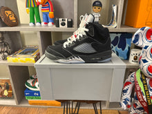 Load image into Gallery viewer, VNDS Jordan 5 “Black Metallic”

