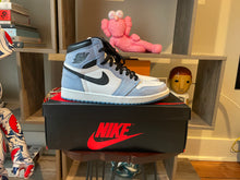 Load image into Gallery viewer, Jordan 1 “University Blue”
