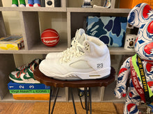 Load image into Gallery viewer, 2015 Jordan 5 “White Metallic”
