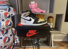 Load image into Gallery viewer, VNDS Jordan 1 “Gold Toe”
