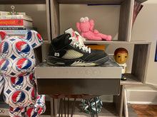 Load image into Gallery viewer, 2007 Jordan 5 “Black Metallic”
