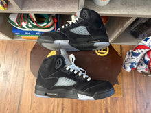 Load image into Gallery viewer, Jordan 5 “Black Metallic”
