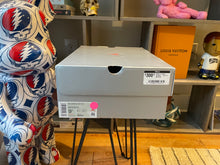 Load image into Gallery viewer, DS Jordan 13 “Playoffs”

