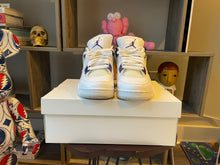 Load image into Gallery viewer, Jordan 4 “Metallic Purple”
