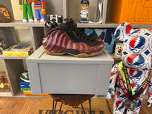 Load image into Gallery viewer, Nike Foamposite “Maroon”
