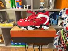 Load image into Gallery viewer, DS Nike Diamond Turf 2 Red/Gold
