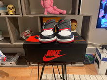 Load image into Gallery viewer, DS Jordan 1 Low “Black Toe”
