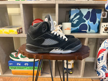 Load image into Gallery viewer, Jordan 5 “Black Metallic”
