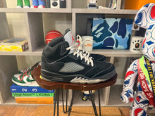 Load image into Gallery viewer, Jordan Retro 5 “Black Metallic”

