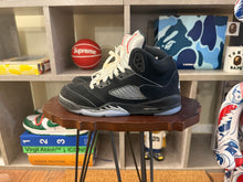 Load image into Gallery viewer, Jordan 5 “Black Metallic”
