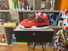 Load image into Gallery viewer, DS Jordan 4 “Toro”
