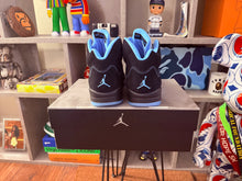 Load image into Gallery viewer, DS Jordan 5 “University Blue”

