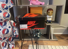 Load image into Gallery viewer, VNDS Jordan 1 “Gold Toe”
