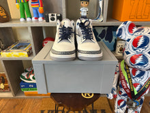 Load image into Gallery viewer, VNDS Jordan 3 “Midnight Navy”
