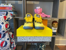 Load image into Gallery viewer, Jordan 4 “Lightning”
