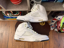 Load image into Gallery viewer, 2015 Jordan 5 “White Metallic”
