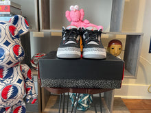 Load image into Gallery viewer, VNDS 2018 Jordan 3 “Black Cement”
