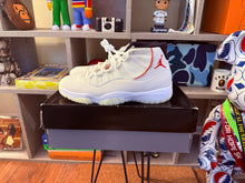 Load image into Gallery viewer, DS Jordan 11 “Platinum Tint”
