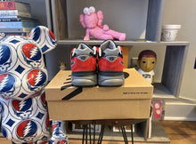 Load image into Gallery viewer, DS New Balance 991V2 “Greater China”
