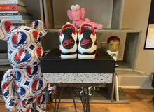 Load image into Gallery viewer, Jordan 4 “Fire Red”
