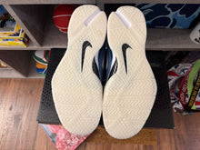 Load image into Gallery viewer, DS Nike Kobe 1 “City of Champions”
