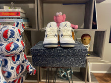 Load image into Gallery viewer, Jordan 4 “Midnight Navy”
