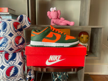 Load image into Gallery viewer, VNDS Nike Dunk Low “Miami”
