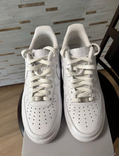 Load image into Gallery viewer, VNDS Nike Air Force 1 “Triple White”
