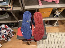 Load image into Gallery viewer, Jordan 1 “Top 3”
