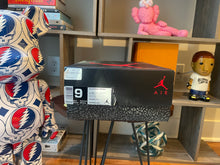 Load image into Gallery viewer, Jordan 3 “Crimson”
