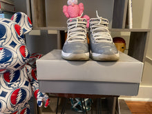 Load image into Gallery viewer, Jordan 11 “Cool Grey”
