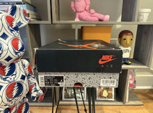 Load image into Gallery viewer, Jordan 4 “Military Blue”
