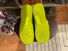 Load image into Gallery viewer, VNDS Nike Air Force 1 x Off-White “Volt”
