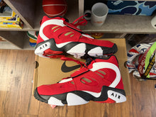 Load image into Gallery viewer, DS Nike Diamond Turf 2 Red/Gold
