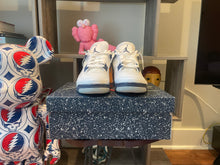 Load image into Gallery viewer, VNDS Jordan 4 “Midnight Navy”
