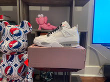 Load image into Gallery viewer, Jordan 4 “White Oreo”
