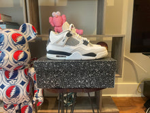 Load image into Gallery viewer, VNDS Jordan 4 “Military Black”
