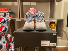 Load image into Gallery viewer, Yeezy Season 7 Desert Boot “House Blue”

