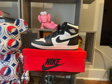 Load image into Gallery viewer, Jordan 1 85 “Black White”
