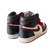 Load image into Gallery viewer, Jordan 1 "Bloodline"
