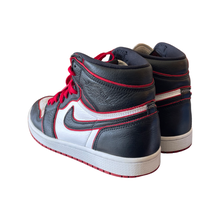 Load image into Gallery viewer, Jordan 1 "Bloodline"

